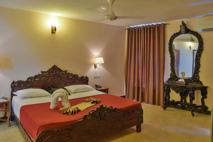 Room 45 of 163