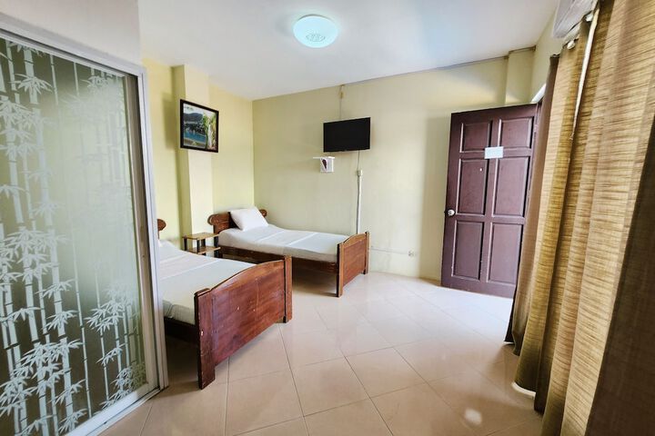 Room 7 of 35