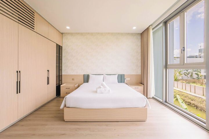 Room 34 of 168