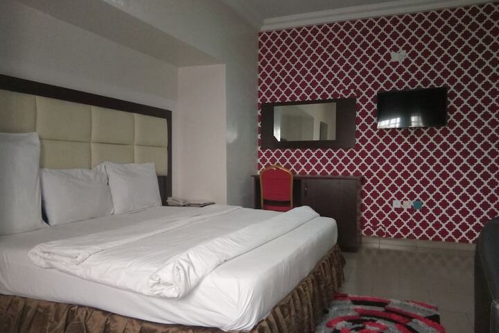 Room 8 of 26