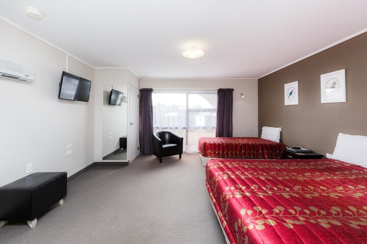 Room 14 of 37
