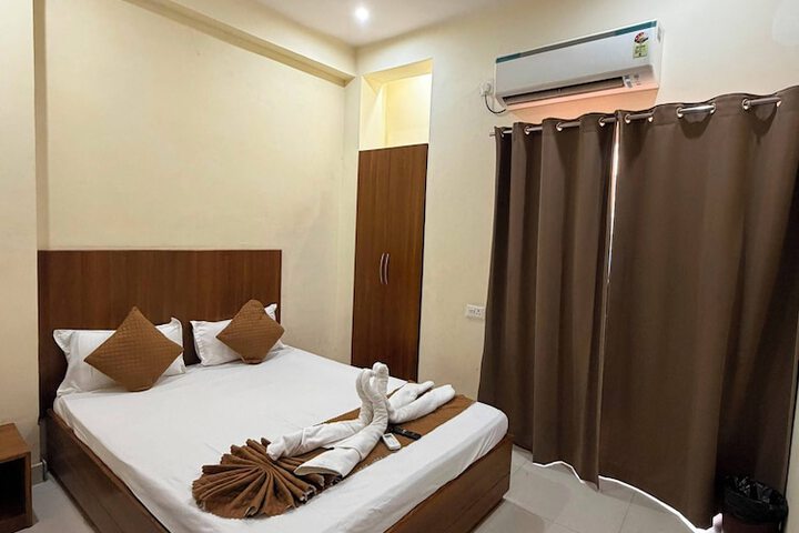 Room 6 of 14