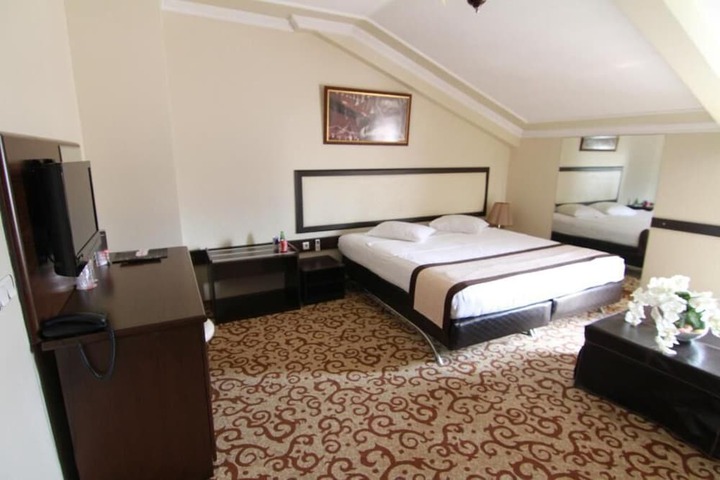 Room 15 of 23