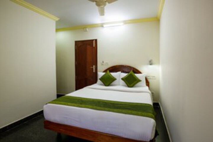 Room 34 of 43