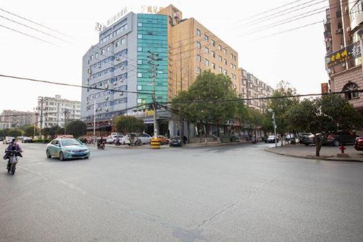 General 8 of 23