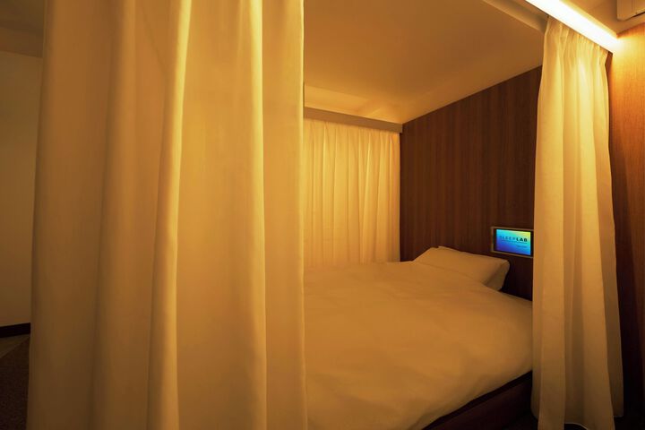 Room 9 of 20