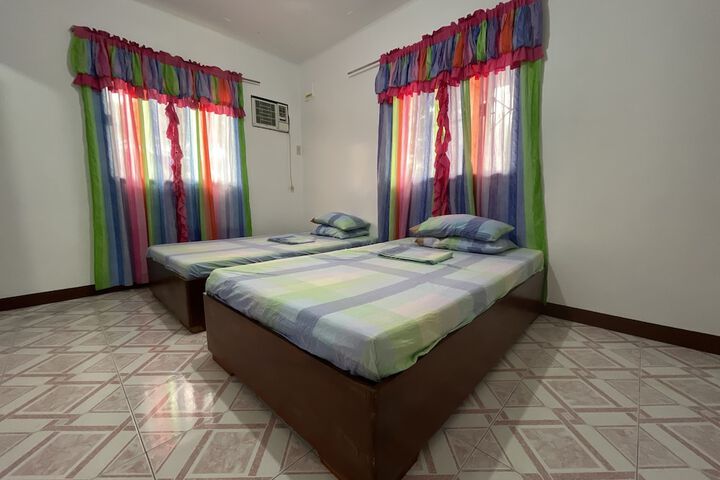 Room 27 of 200