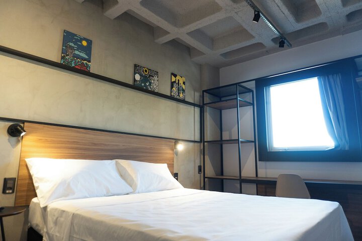 Room 26 of 122