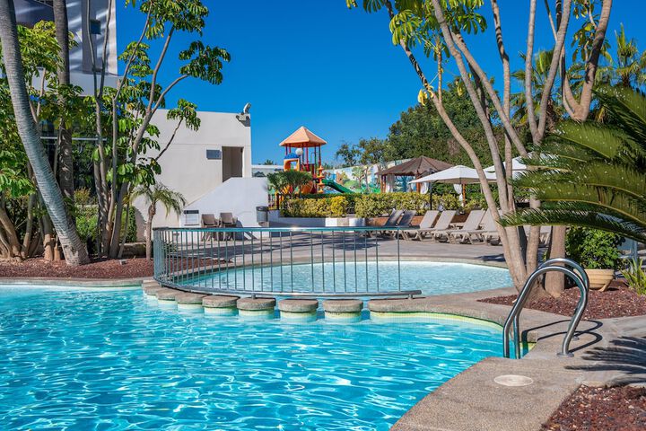 Pool Hotel