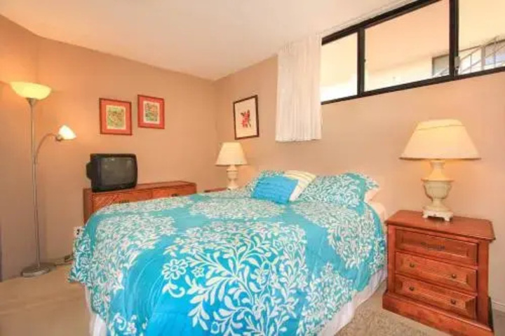 Room 2 of 10