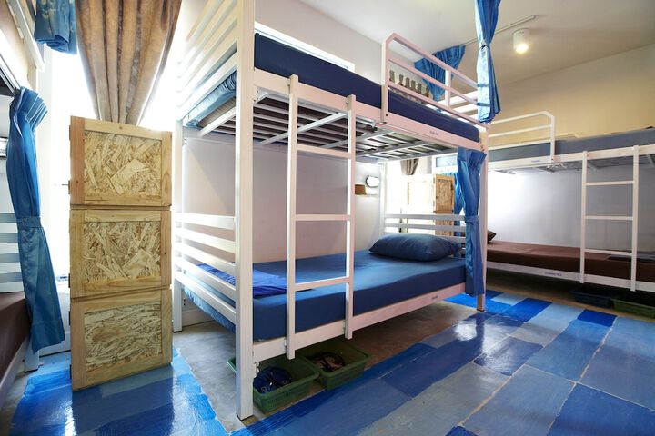 Room 8 of 37