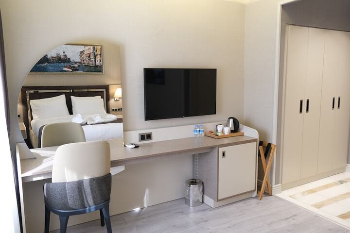 Room 7 of 72