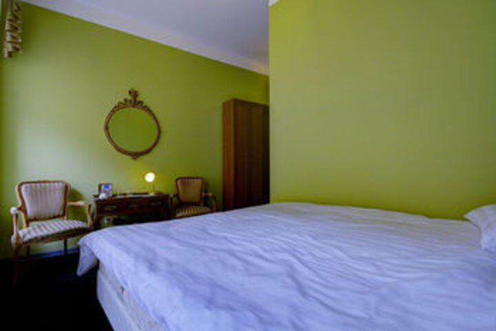 Room 14 of 25