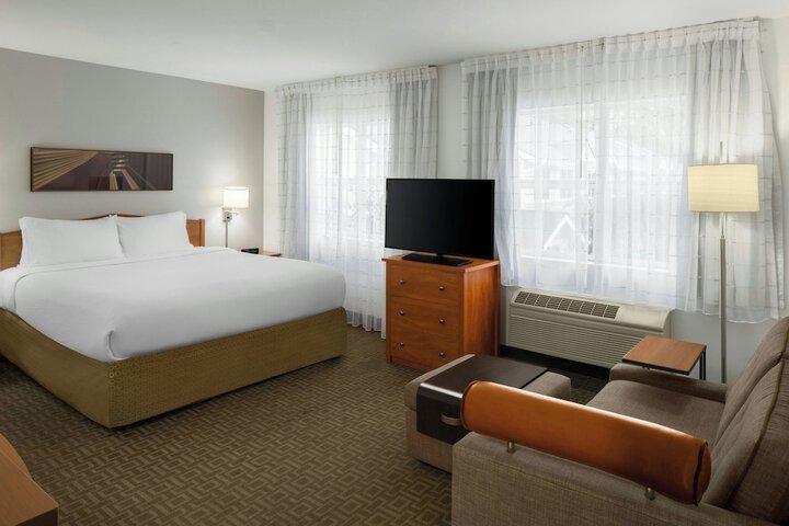 Room 8 of 23