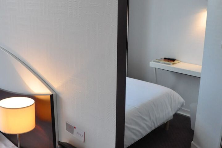 Room 48 of 98