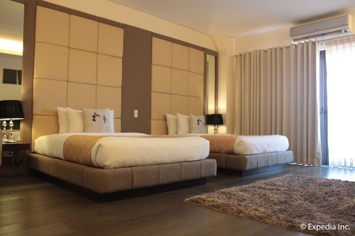 Room 7 of 49