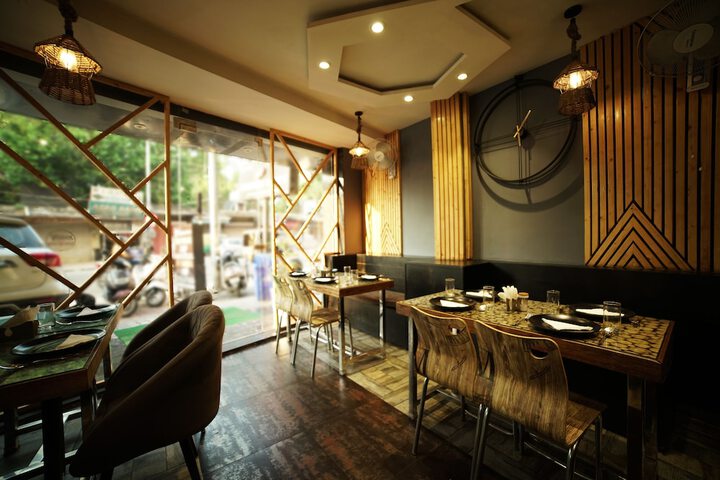 Dining 57 of 61