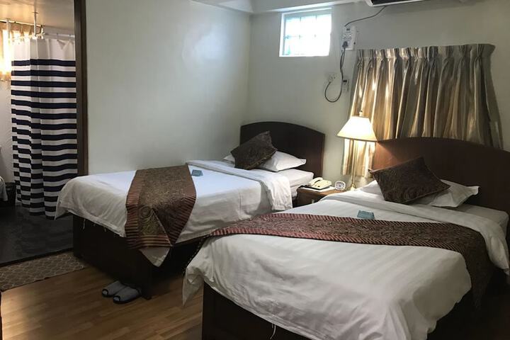 Room 18 of 38