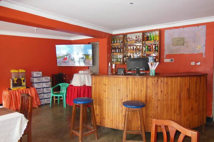 Lounge 16 of 20