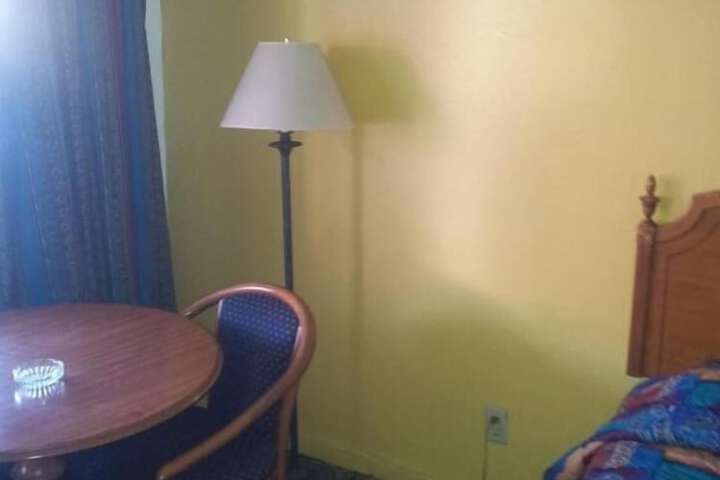 Room 23 of 52