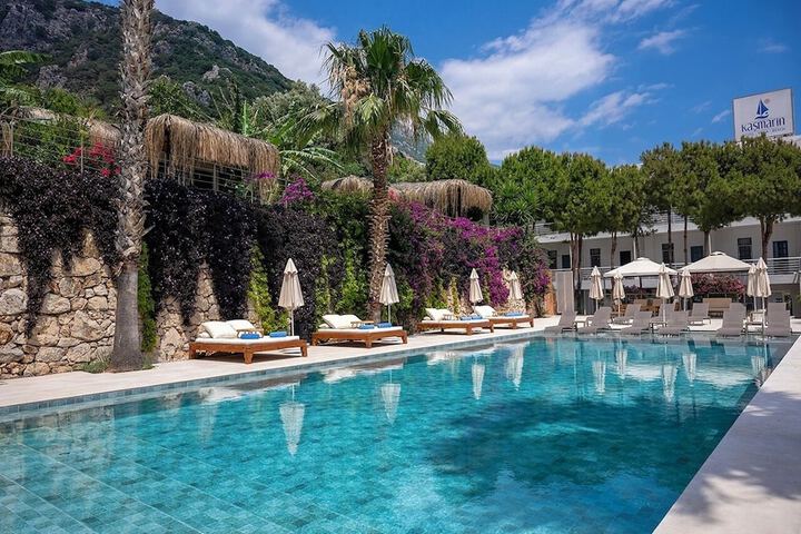 Pools & Facilities