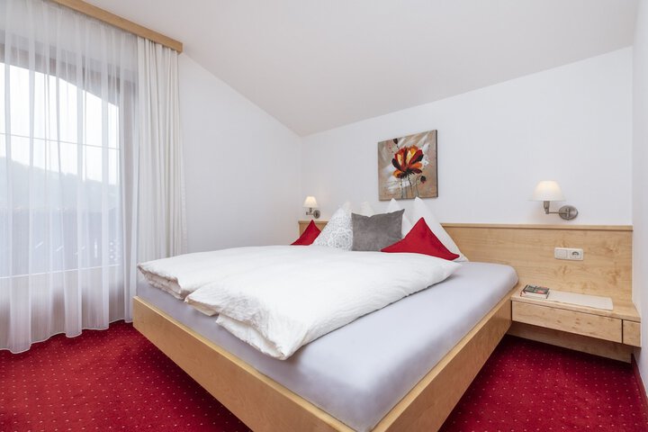 Room 16 of 80