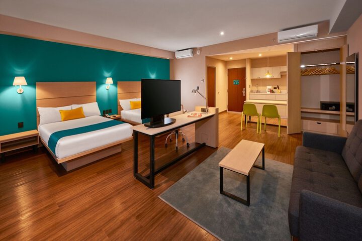 Room 14 of 104