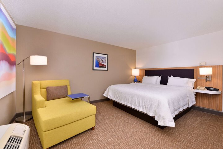 1 King Bed (3 of 15)