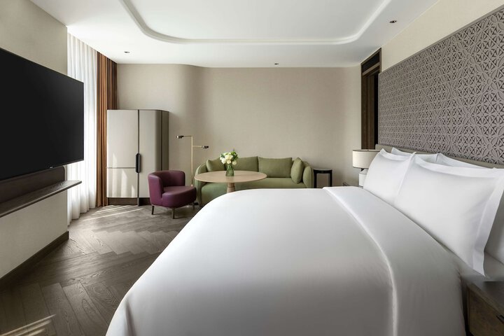 Room 17 of 60