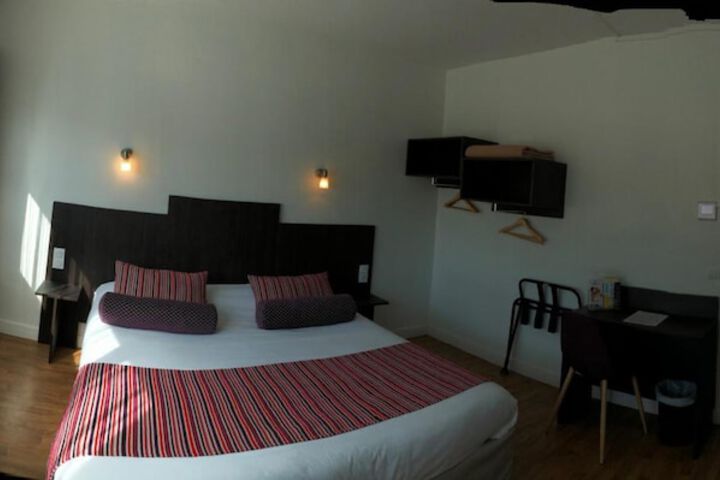 Room 18 of 43