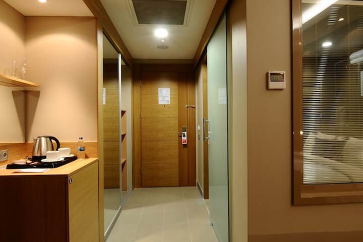 Room 15 of 84