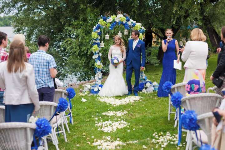 Dining 34 of 53