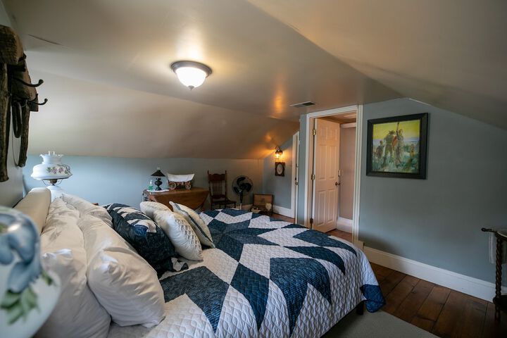 Room 11 of 29