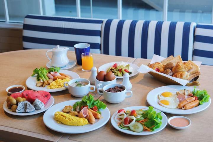 Breakfast/Coffee Service 45 of 62