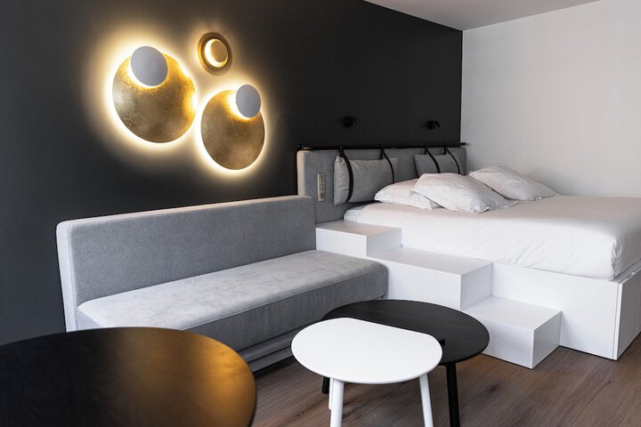 Room 52 of 86