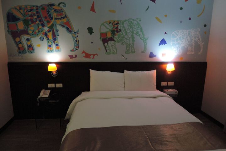 Room 18 of 46