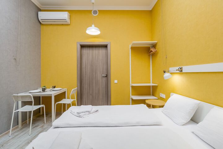 Room 40 of 146