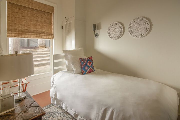 Room 90 of 278