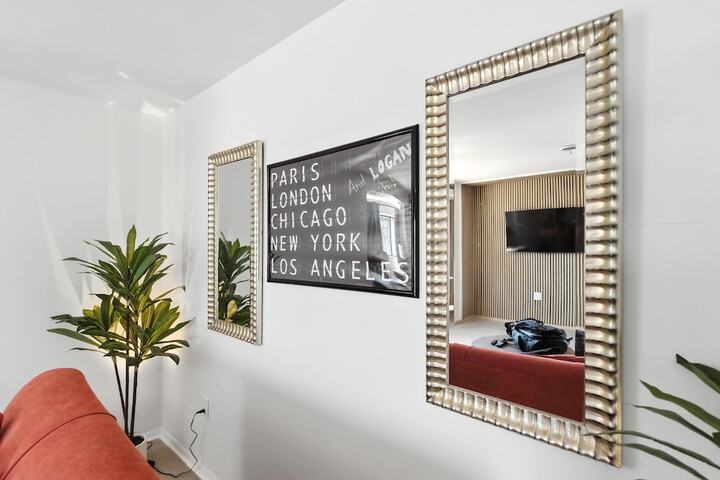 Room 25 of 32