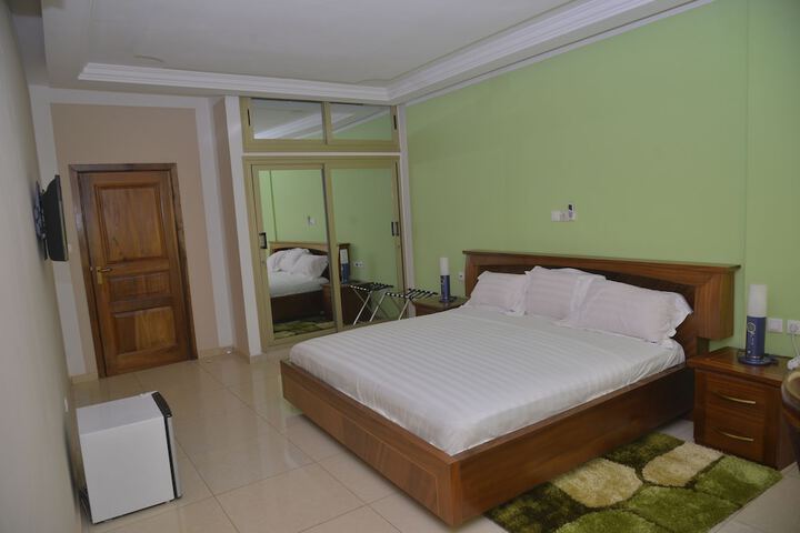 Room 7 of 31