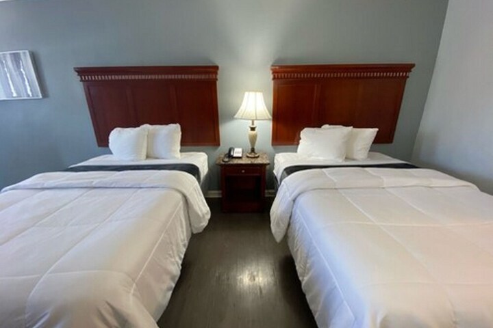 2 Double Beds (2 of 7)