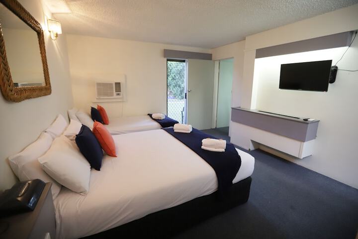 Room 9 of 29