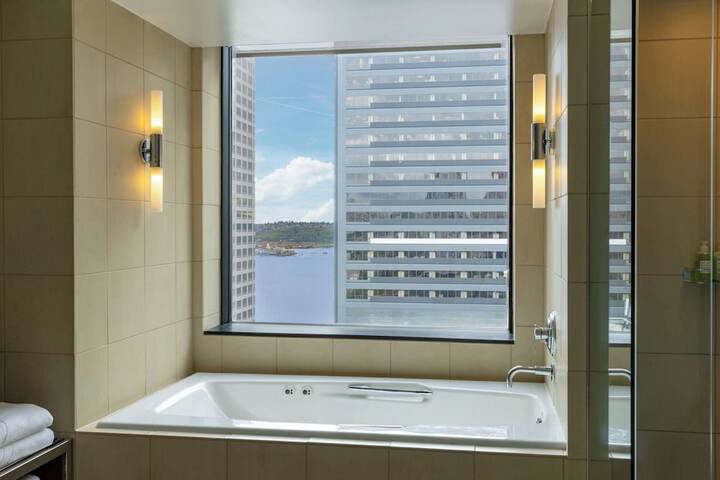 Room 55 of 136