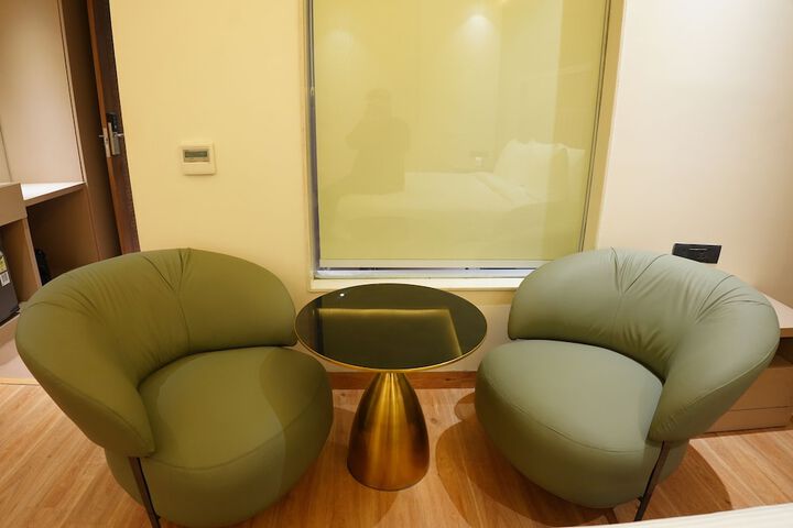 Room 8 of 56