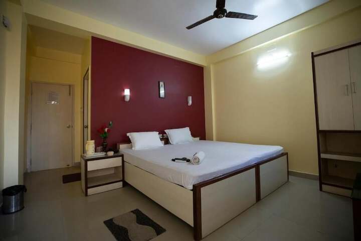 Room 4 of 6