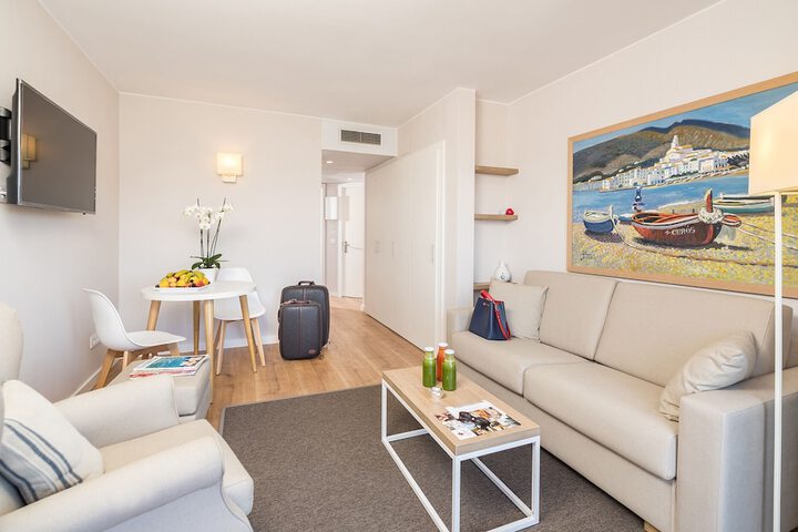 Room 9 of 20