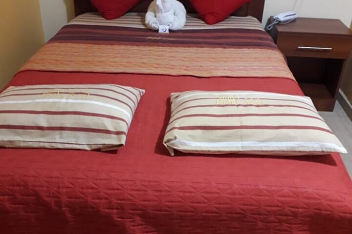 Room 9 of 17