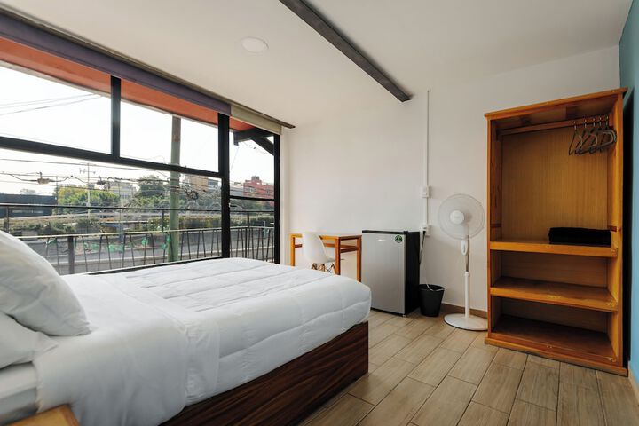 Room 4 of 35