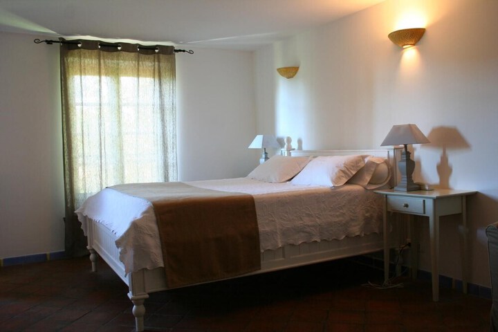 Room 12 of 33