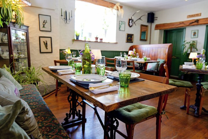 Dining 30 of 59